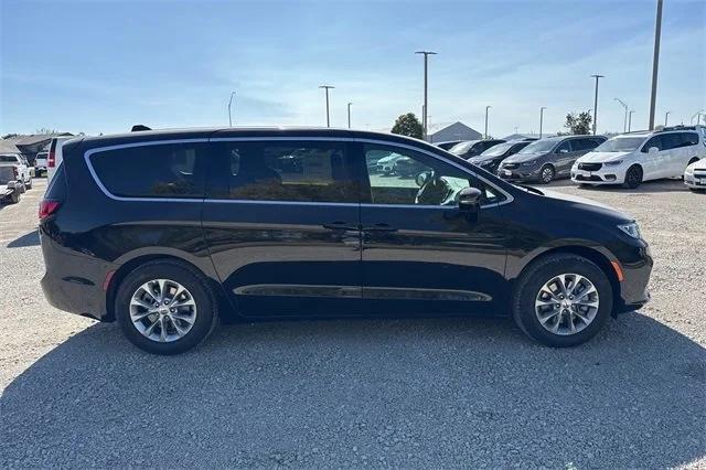 2025 Chrysler Pacifica PACIFICA SELECT AWD