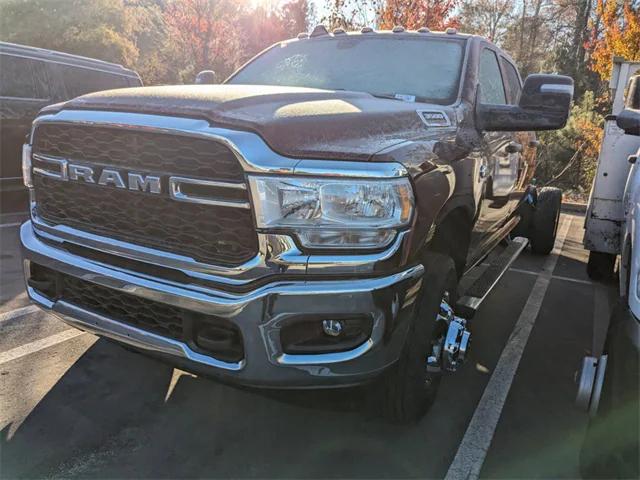 2024 RAM Ram 3500 Chassis Cab RAM 3500 TRADESMAN CREW CAB CHASSIS 4X4 60 CA