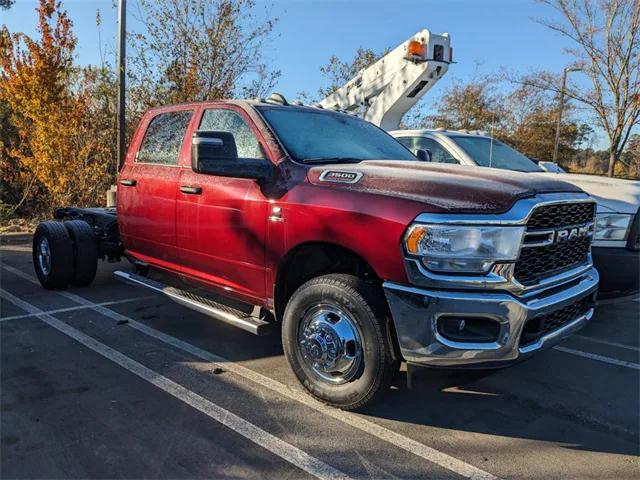 2024 RAM Ram 3500 Chassis Cab RAM 3500 TRADESMAN CREW CAB CHASSIS 4X4 60 CA