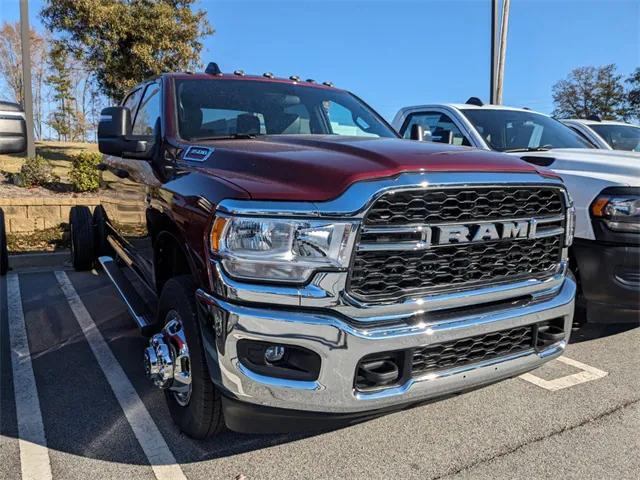 2024 RAM Ram 3500 Chassis Cab RAM 3500 TRADESMAN CREW CAB CHASSIS 4X4 60 CA