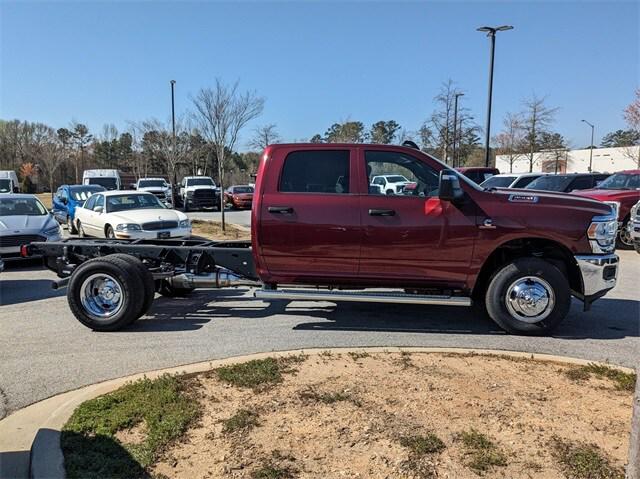 2024 RAM Ram 3500 Chassis Cab RAM 3500 TRADESMAN CREW CAB CHASSIS 4X4 60 CA