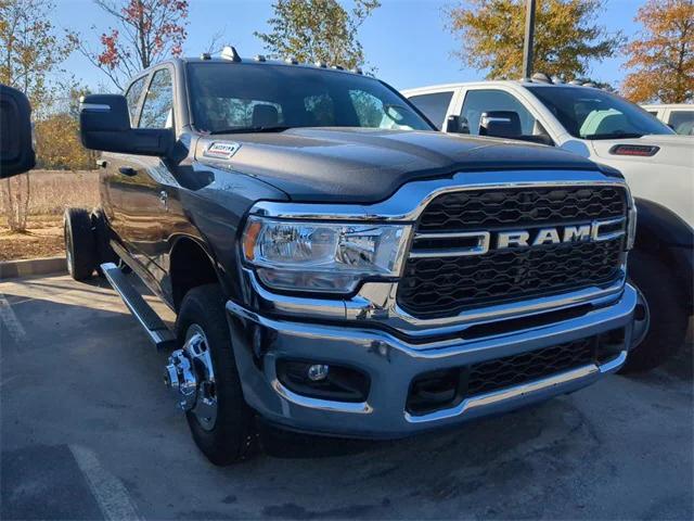 2024 RAM Ram 3500 Chassis Cab RAM 3500 TRADESMAN CREW CAB CHASSIS 4X4 60 CA