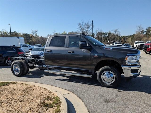 2024 RAM Ram 3500 Chassis Cab RAM 3500 TRADESMAN CREW CAB CHASSIS 4X4 60 CA