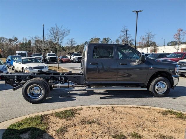 2024 RAM Ram 3500 Chassis Cab RAM 3500 TRADESMAN CREW CAB CHASSIS 4X4 60 CA