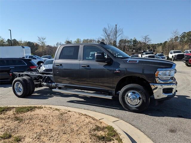 2024 RAM Ram 3500 Chassis Cab RAM 3500 TRADESMAN CREW CAB CHASSIS 4X4 60 CA