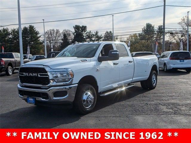 2024 RAM Ram 3500 RAM 3500 TRADESMAN CREW CAB 4X4 8 BOX