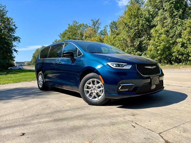 2025 Chrysler Pacifica PACIFICA SELECT