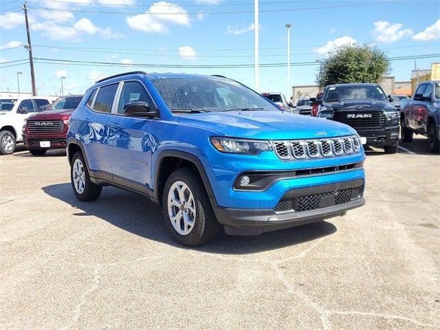 2025 Jeep Compass COMPASS LATITUDE 4X4