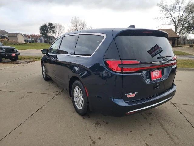 2025 Chrysler Pacifica PACIFICA SELECT