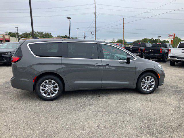 2025 Chrysler Pacifica PACIFICA SELECT AWD