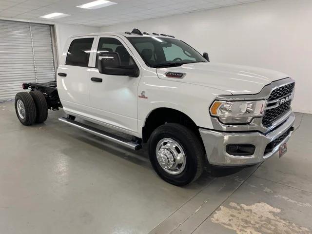 2024 RAM Ram 3500 Chassis Cab RAM 3500 TRADESMAN CREW CAB CHASSIS 4X4 60 CA