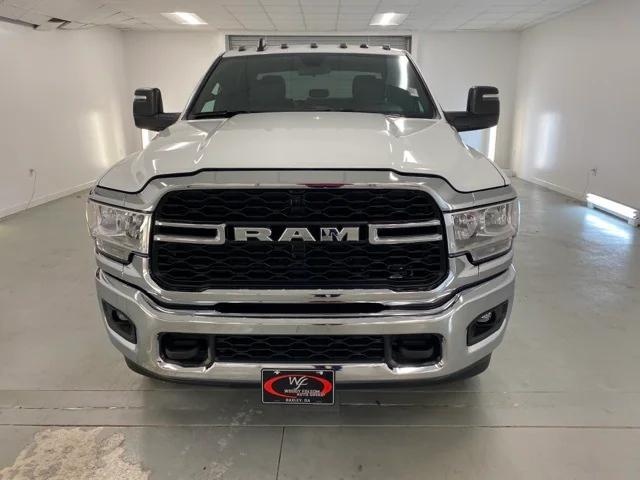 2024 RAM Ram 3500 Chassis Cab RAM 3500 TRADESMAN CREW CAB CHASSIS 4X4 60 CA