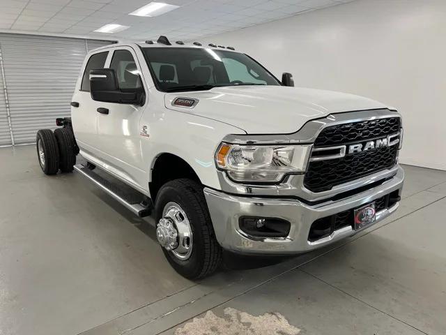 2024 RAM Ram 3500 Chassis Cab RAM 3500 TRADESMAN CREW CAB CHASSIS 4X4 60 CA