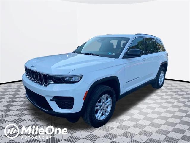 2023 Jeep Grand Cherokee Laredo 4x4