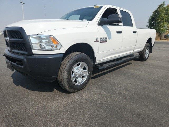 2018 RAM 3500 Tradesman Crew Cab 4x4 8 Box