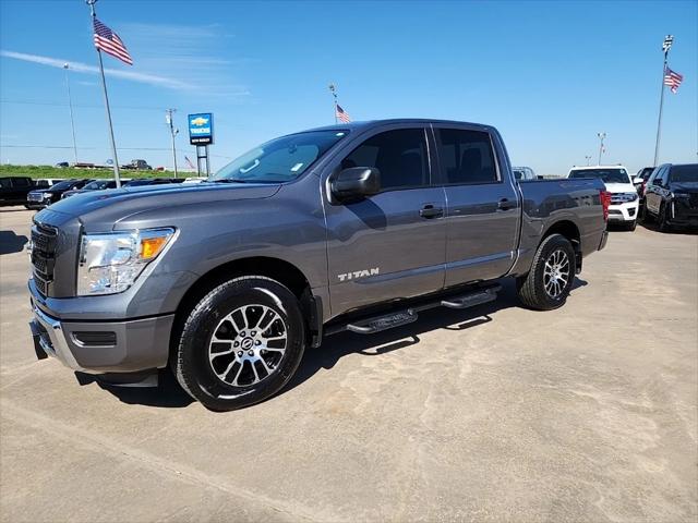 2024 Nissan TITAN Crew Cab SV 4x4