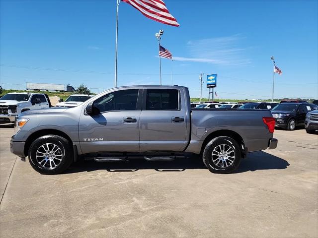 2024 Nissan TITAN Crew Cab SV 4x4