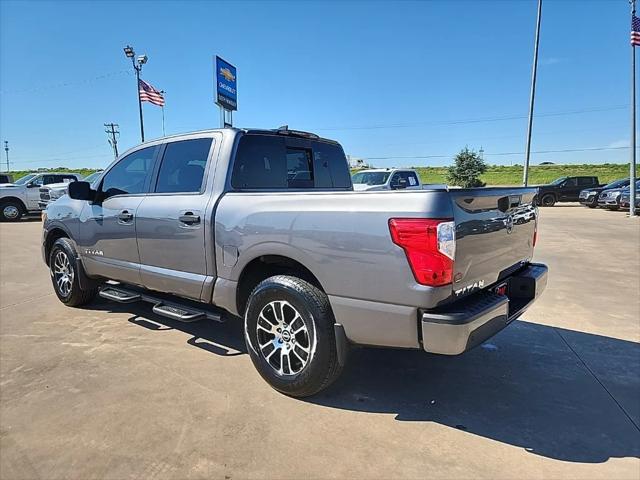 2024 Nissan TITAN Crew Cab SV 4x4