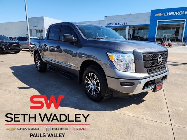 2024 Nissan TITAN Crew Cab SV 4x4