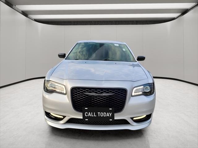 2020 Chrysler 300 Touring