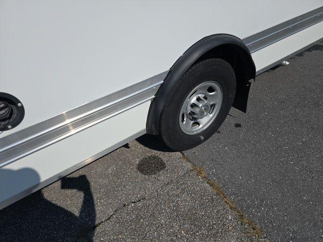 2024 Chevrolet Express Cutaway Work Van
