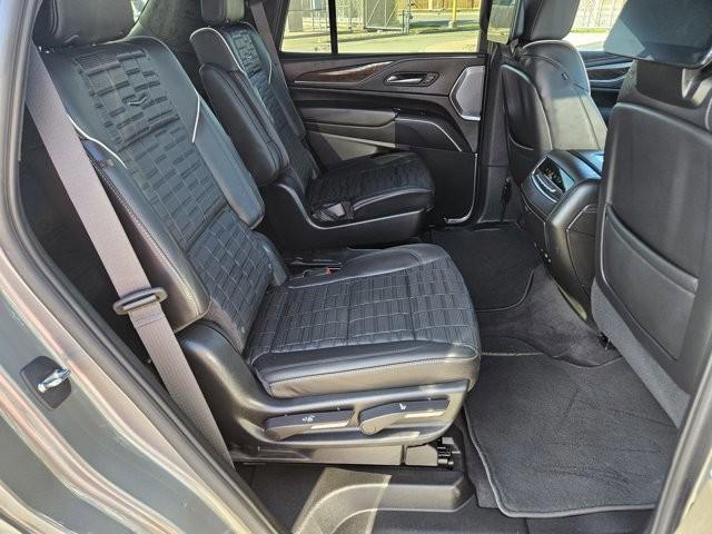 2023 Cadillac Escalade 4WD Sport Platinum