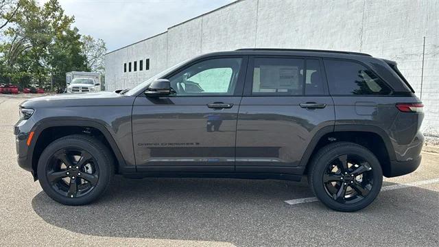 2025 Jeep Grand Cherokee GRAND CHEROKEE ALTITUDE 4X4