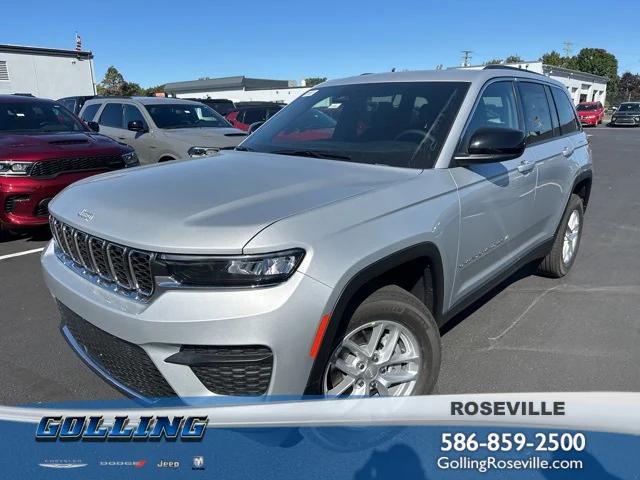 2025 Jeep Grand Cherokee GRAND CHEROKEE LAREDO X 4X4