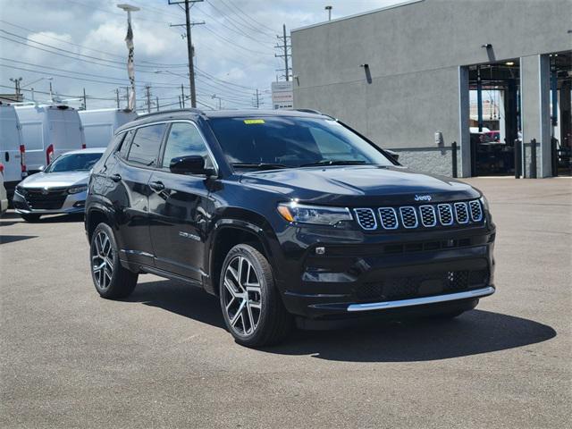 2025 Jeep Compass COMPASS LIMITED 4X4