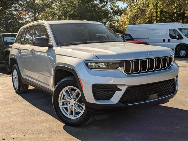 2025 Jeep Grand Cherokee GRAND CHEROKEE LAREDO X 4X4