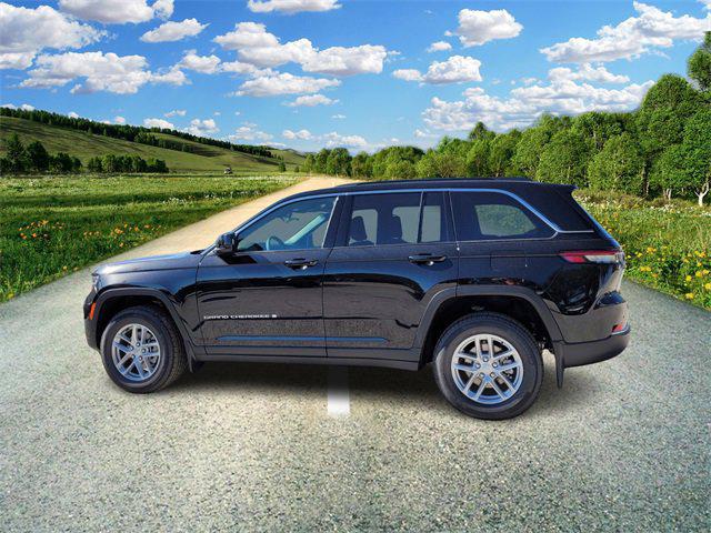 2025 Jeep Grand Cherokee GRAND CHEROKEE LAREDO X 4X4