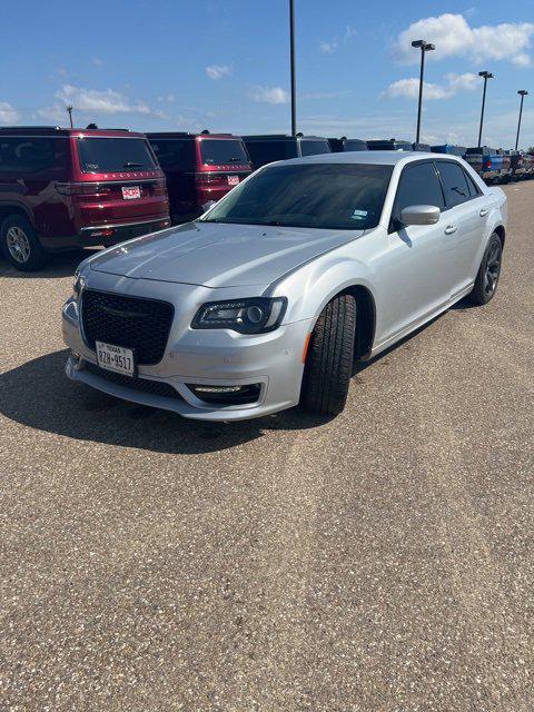 2022 Chrysler 300 Touring L