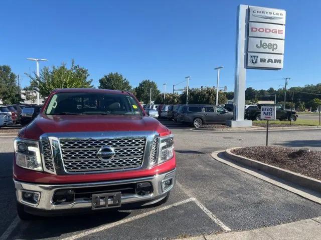 2017 Nissan TITAN SL