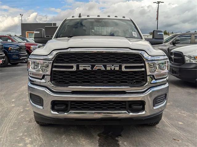 2024 RAM Ram 3500 Chassis Cab RAM 3500 TRADESMAN CREW CAB CHASSIS 4X4 60 CA