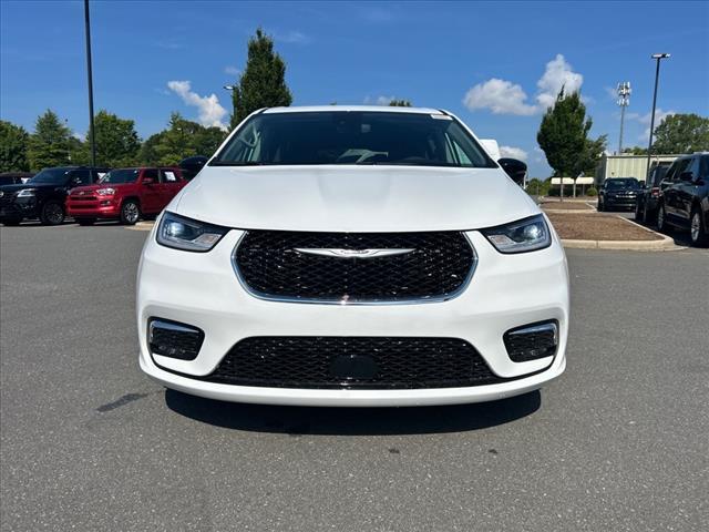 2024 Chrysler Pacifica PACIFICA TOURING L