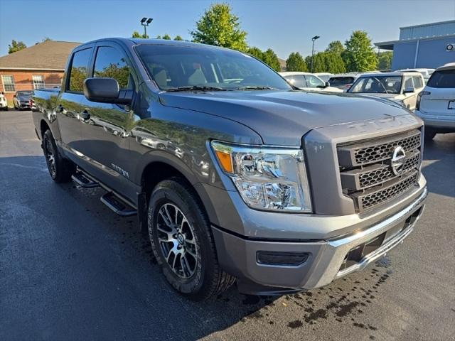 2022 Nissan TITAN Crew Cab SV 4x2