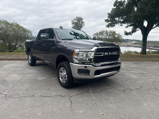 2023 RAM 2500 Tradesman Crew Cab 4x4 64 Box