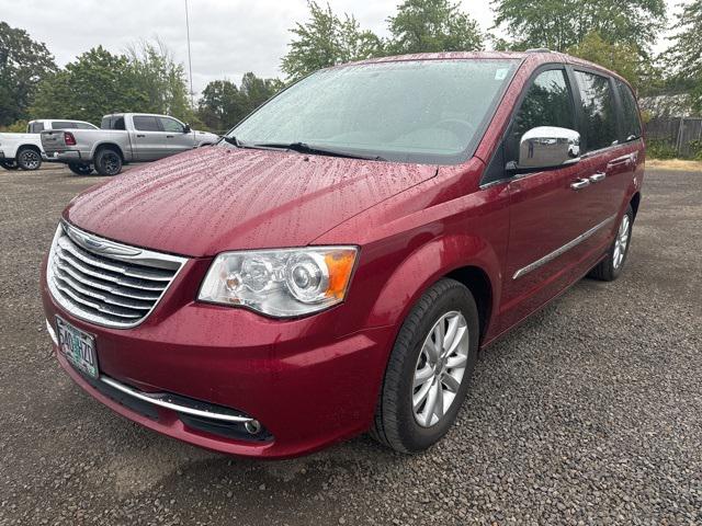 2016 Chrysler Town and Country Limited Platinum