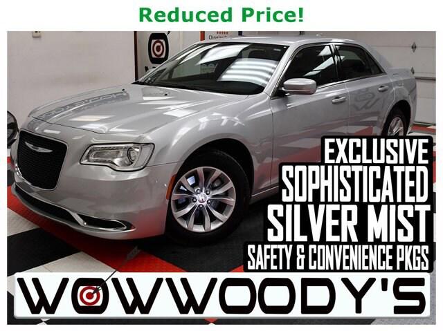 2023 Chrysler 300 Touring