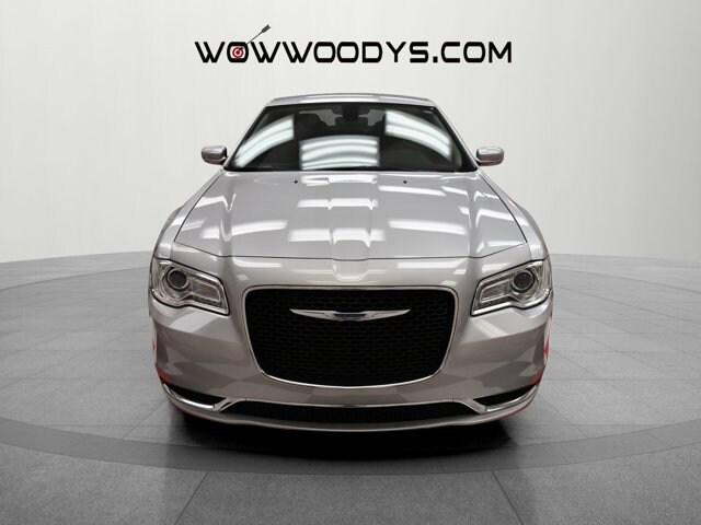 2023 Chrysler 300 Touring