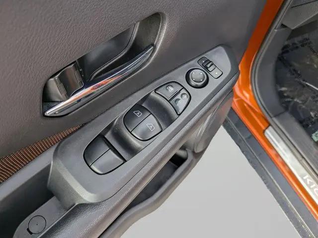 2021 Nissan Kicks SR Xtronic CVT