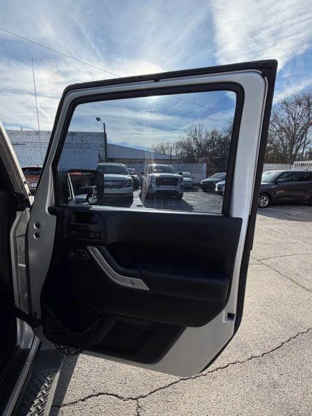 2011 Jeep Wrangler Unlimited Sahara