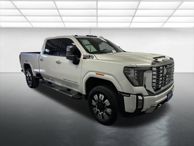 2024 GMC Sierra 2500HD 4WD Crew Cab Standard Bed Denali