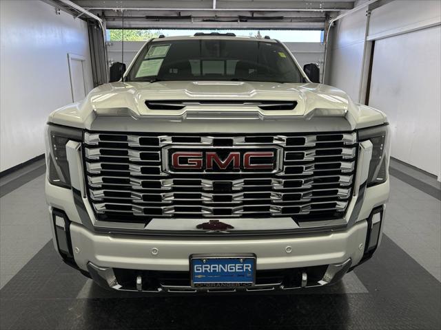 2024 GMC Sierra 2500HD 4WD Crew Cab Standard Bed Denali