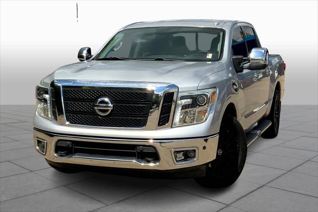 2017 Nissan TITAN SL