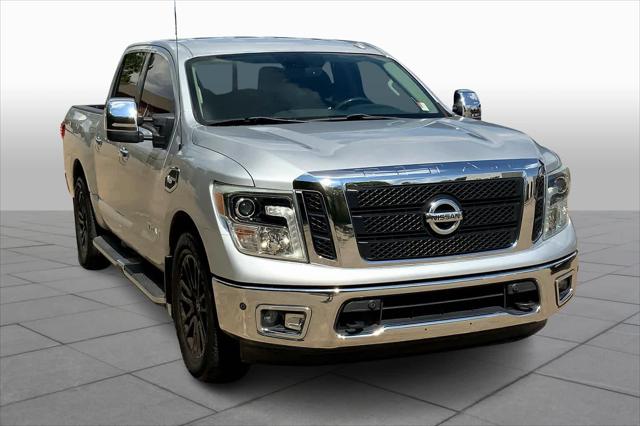 2017 Nissan TITAN SL