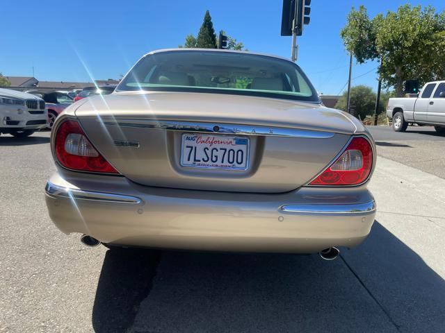 2004 Jaguar XJ XJ8