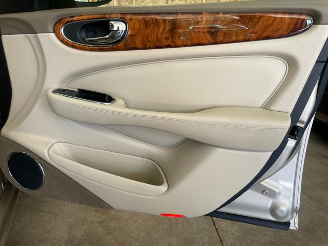 2004 Jaguar XJ XJ8
