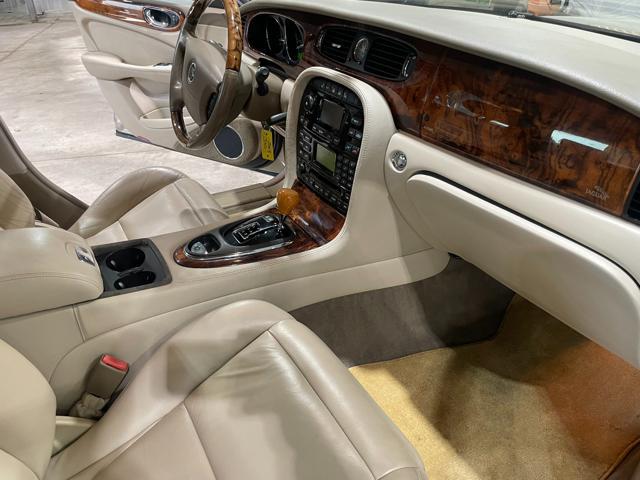 2004 Jaguar XJ XJ8