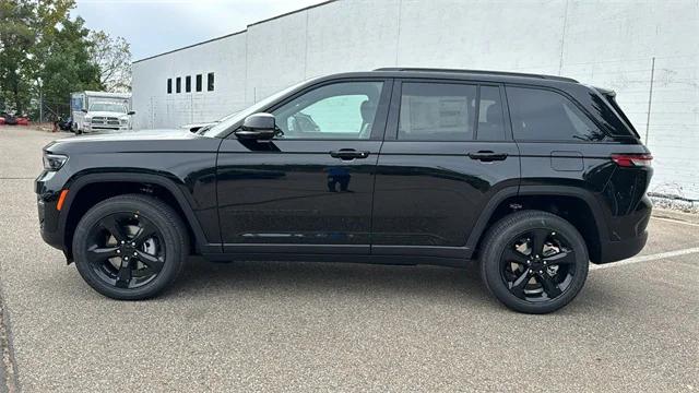 2025 Jeep Grand Cherokee GRAND CHEROKEE ALTITUDE 4X4